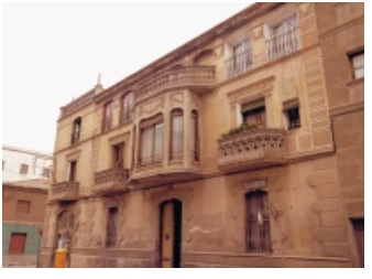 Casa Calderón de Monzón, sede de la Escuela Comarcal de Militantes Libertarios 