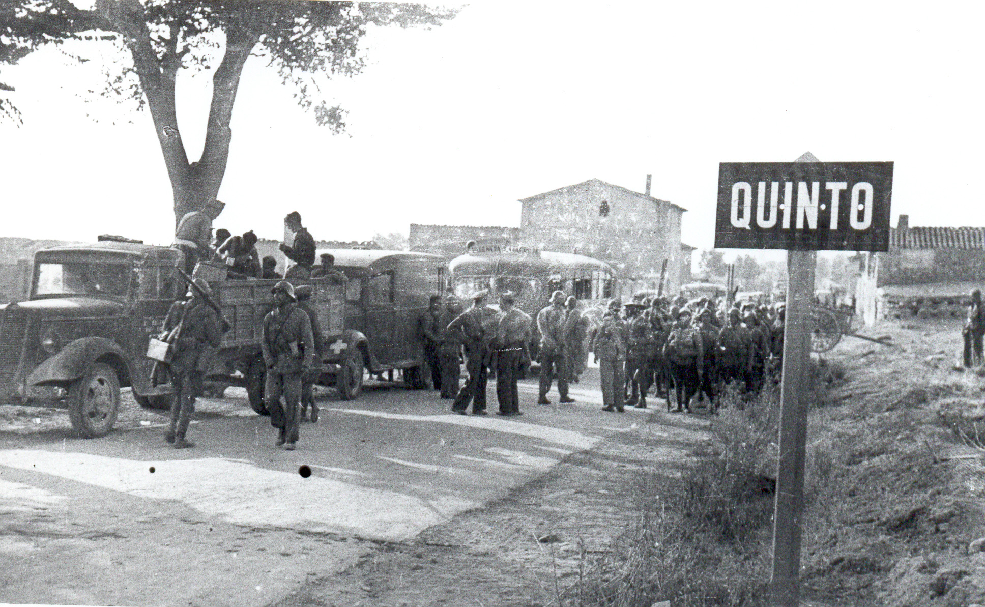 Imagen de la entrada de tropas republicanas en Quinto